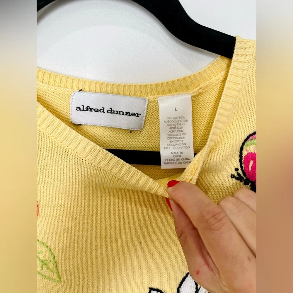 Alfred Dunner • Women’s Vintage Yellow Floral Embroidered Short Sleeve Tee Top L - Picture 8 of 9